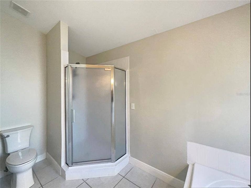 Под контрактом: $320,000 (3 спален, 2 ванн, 1616 Квадратных фут)