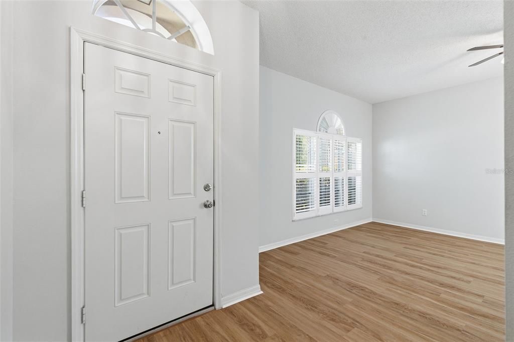 For Sale: $425,000 (4 beds, 2 baths, 1868 Square Feet)