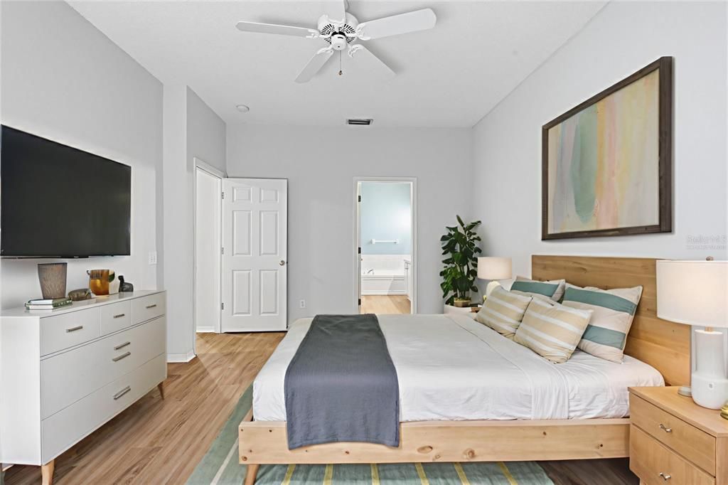 For Sale: $425,000 (4 beds, 2 baths, 1868 Square Feet)