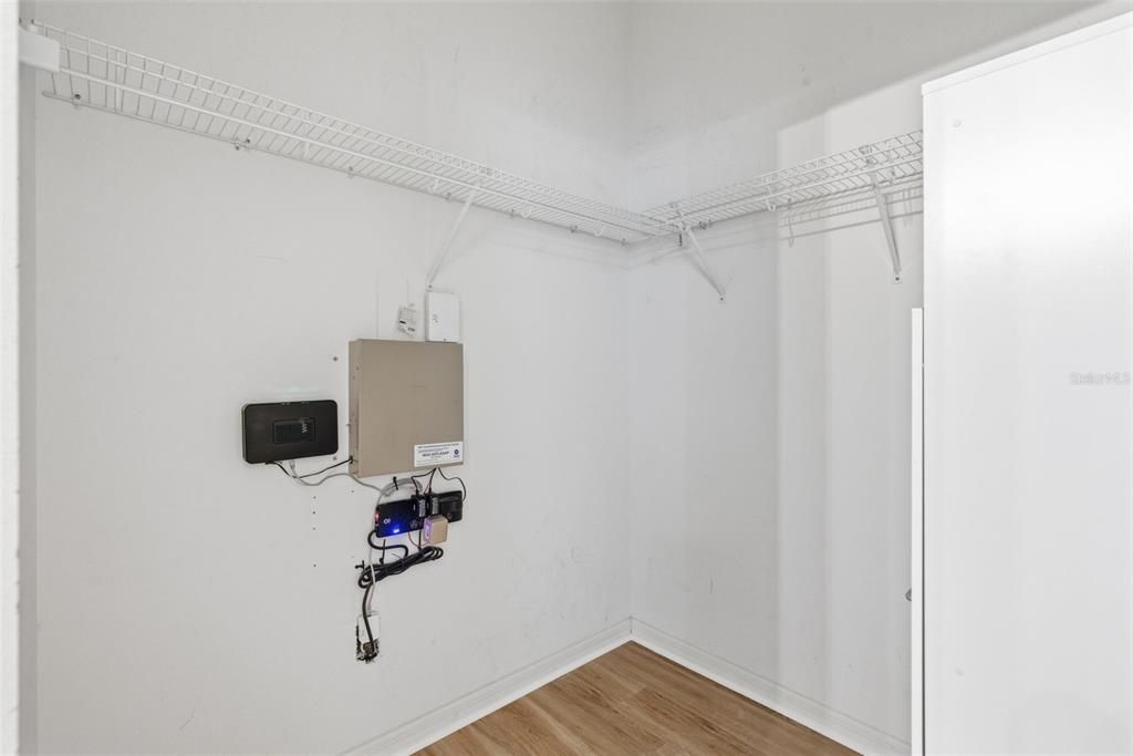 For Sale: $425,000 (4 beds, 2 baths, 1868 Square Feet)