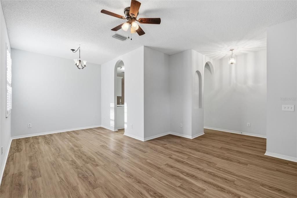 For Sale: $425,000 (4 beds, 2 baths, 1868 Square Feet)