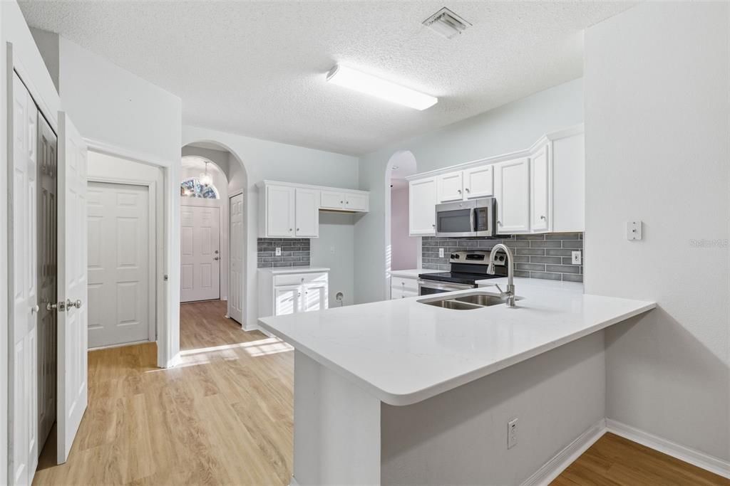 For Sale: $425,000 (4 beds, 2 baths, 1868 Square Feet)