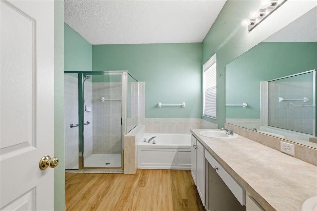 For Sale: $425,000 (4 beds, 2 baths, 1868 Square Feet)