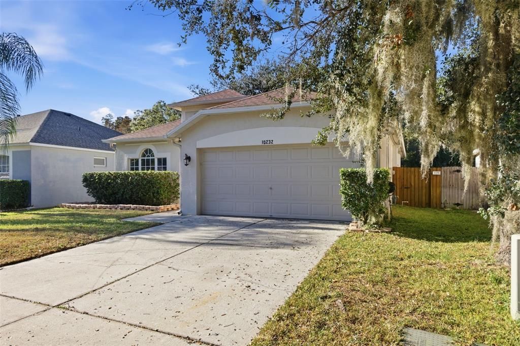 For Sale: $425,000 (4 beds, 2 baths, 1868 Square Feet)