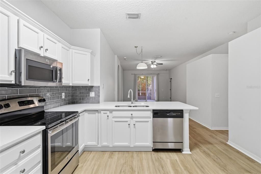 For Sale: $425,000 (4 beds, 2 baths, 1868 Square Feet)