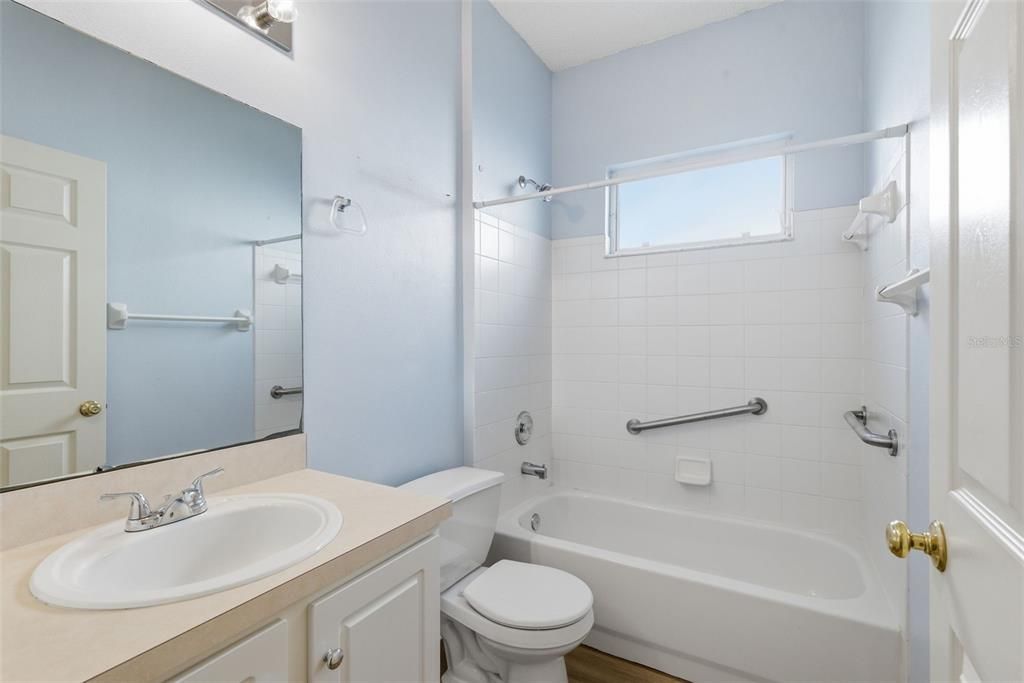 For Sale: $425,000 (4 beds, 2 baths, 1868 Square Feet)