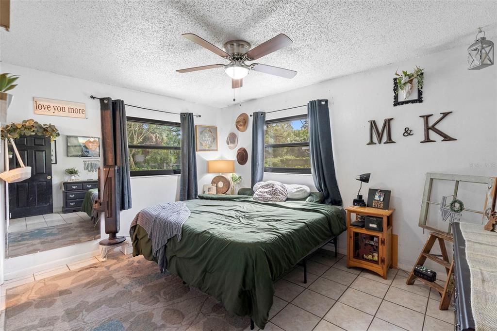 For Sale: $254,900 (3 beds, 2 baths, 1260 Square Feet)