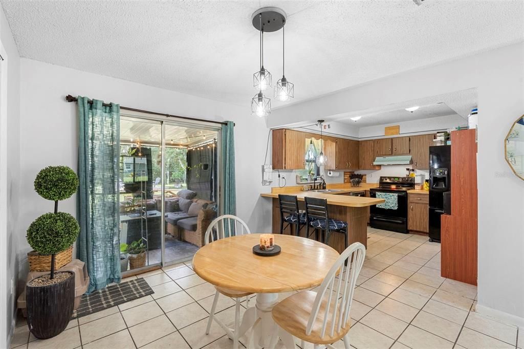 For Sale: $254,900 (3 beds, 2 baths, 1260 Square Feet)