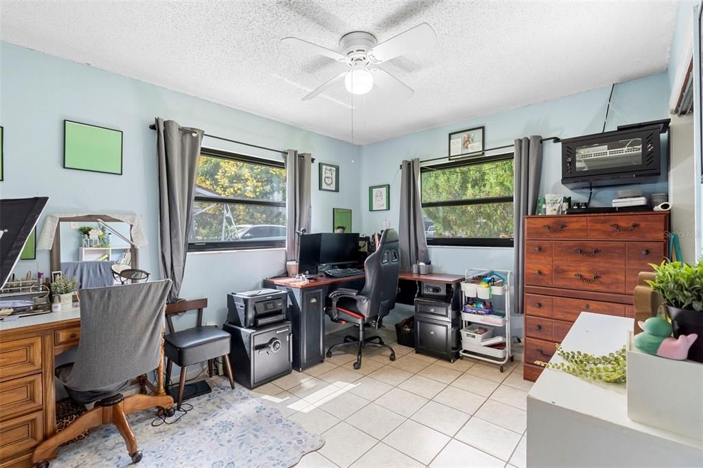 For Sale: $254,900 (3 beds, 2 baths, 1260 Square Feet)