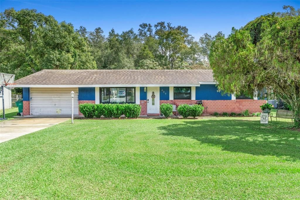 For Sale: $254,900 (3 beds, 2 baths, 1260 Square Feet)