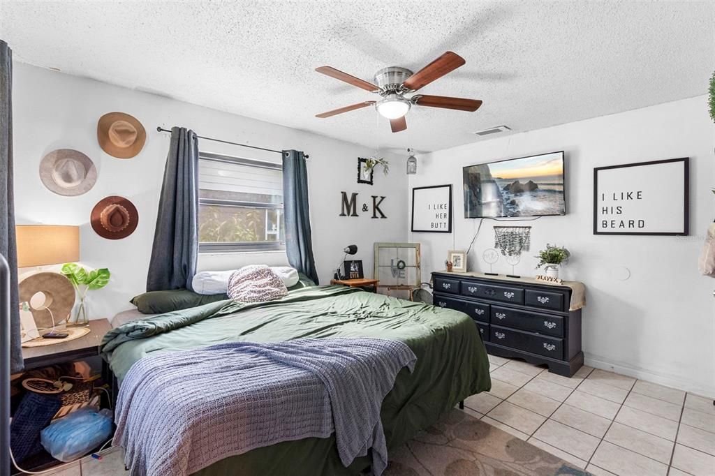 For Sale: $254,900 (3 beds, 2 baths, 1260 Square Feet)