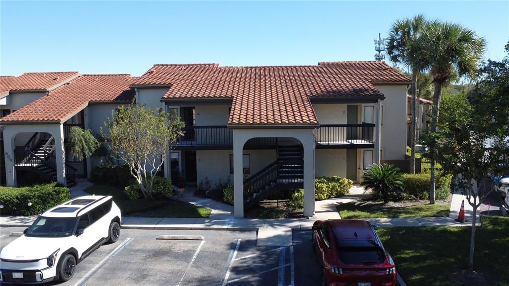 For Sale: $298,000 (2 beds, 2 baths, 893 Square Feet)