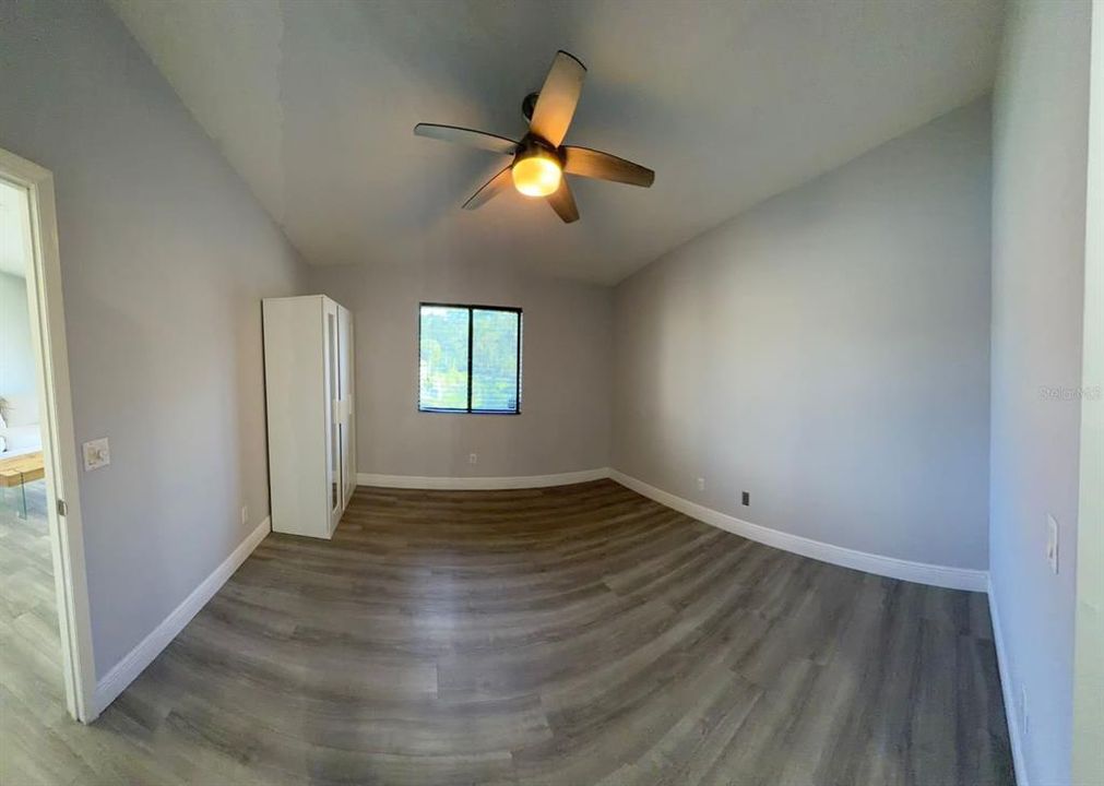 For Sale: $298,000 (2 beds, 2 baths, 893 Square Feet)