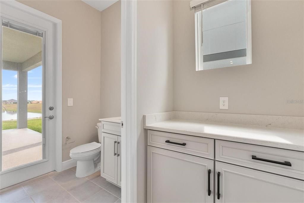 出租: $5,850 (4 贝兹, 3 浴室, 3300 平方英尺)