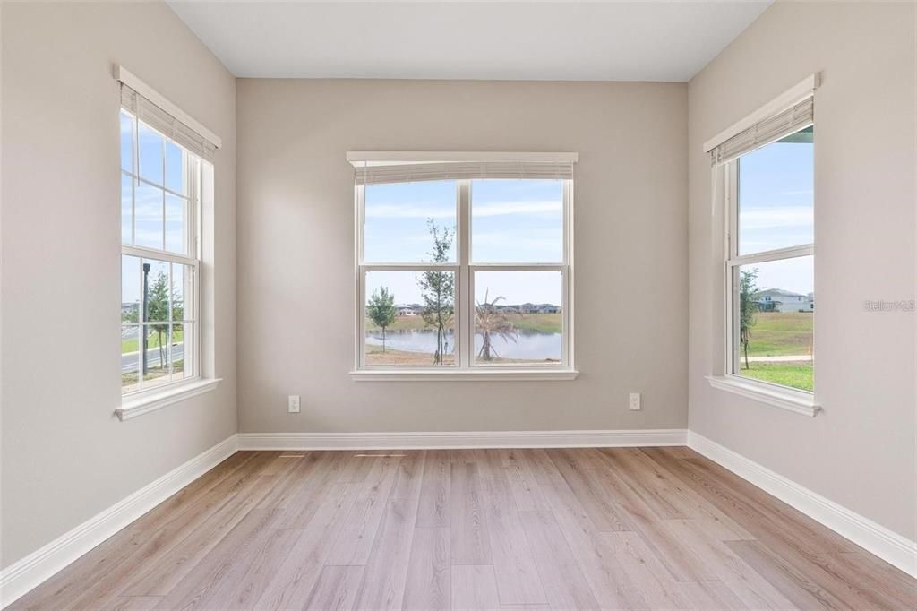 出租: $5,850 (4 贝兹, 3 浴室, 3300 平方英尺)