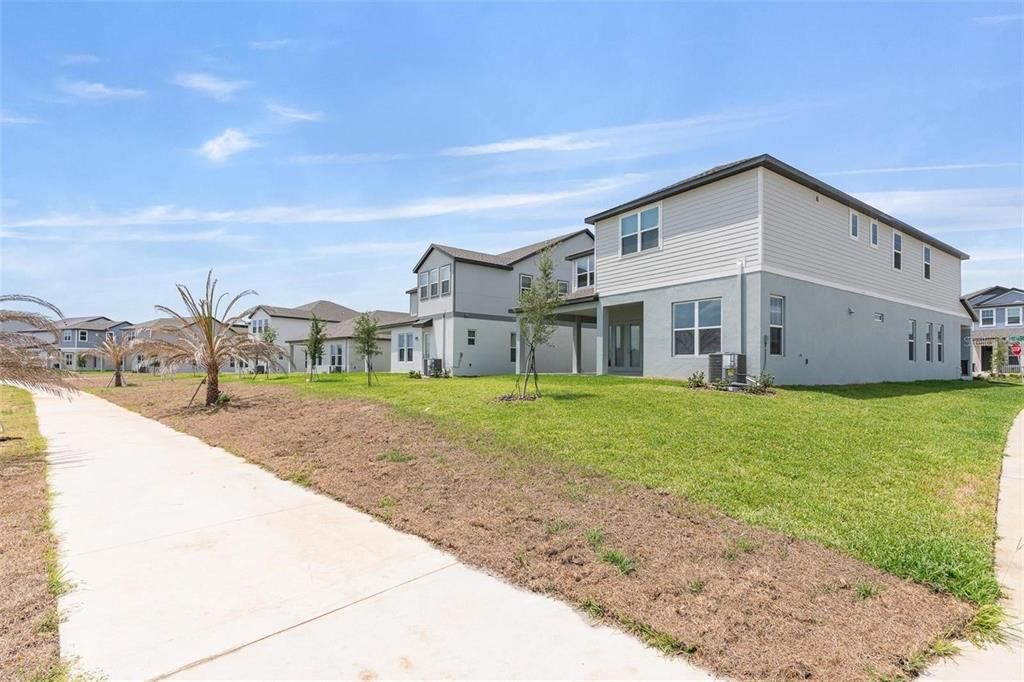 出租: $5,850 (4 贝兹, 3 浴室, 3300 平方英尺)