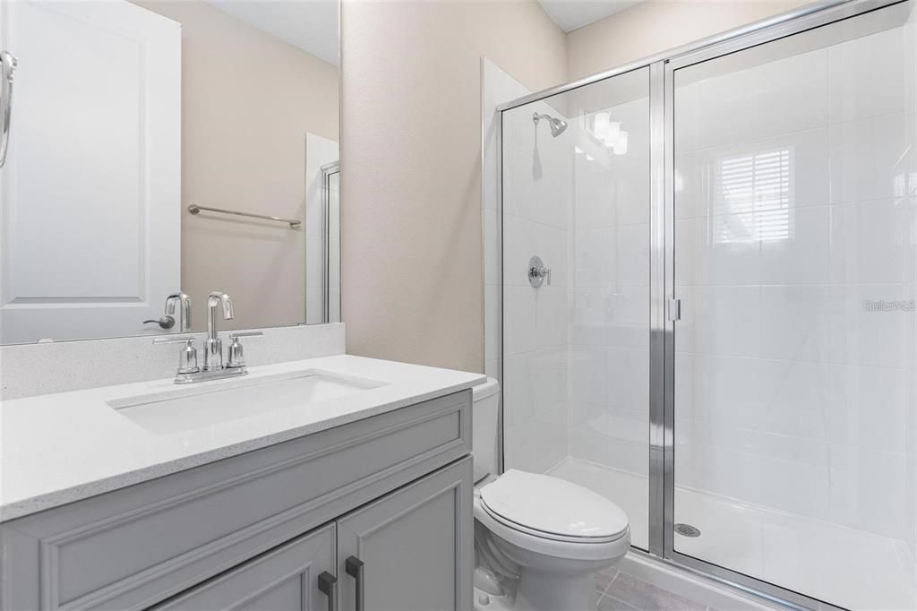 出租: $5,850 (4 贝兹, 3 浴室, 3300 平方英尺)