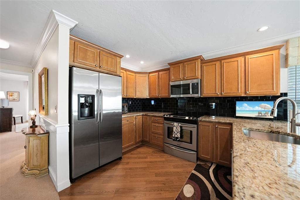 For Sale: $319,900 (2 beds, 2 baths, 1498 Square Feet)