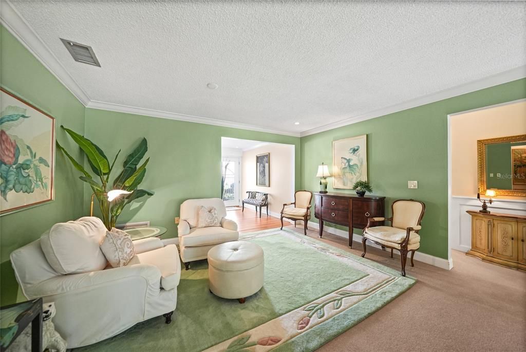 For Sale: $319,900 (2 beds, 2 baths, 1498 Square Feet)