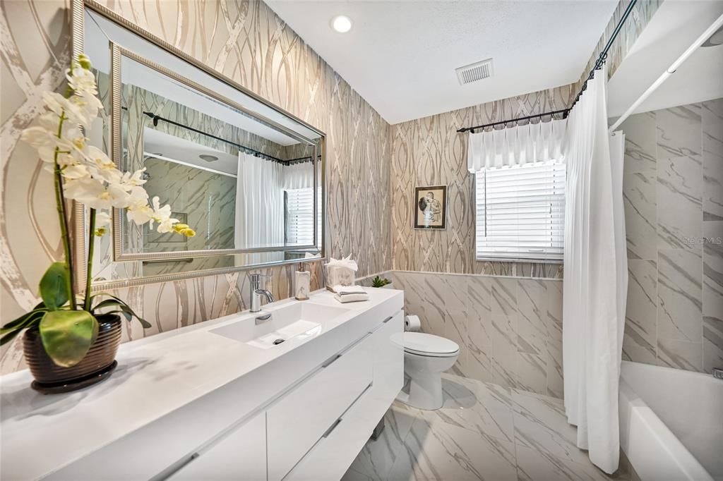 For Sale: $319,900 (2 beds, 2 baths, 1498 Square Feet)