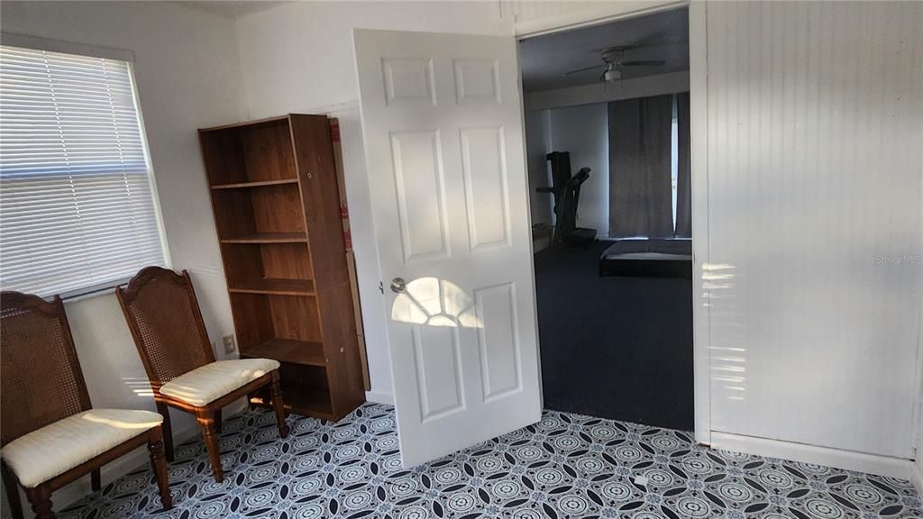 For Rent: $2,000 (4 beds, 2 baths, 1715 Square Feet)