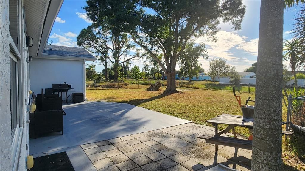 For Rent: $2,000 (4 beds, 2 baths, 1715 Square Feet)