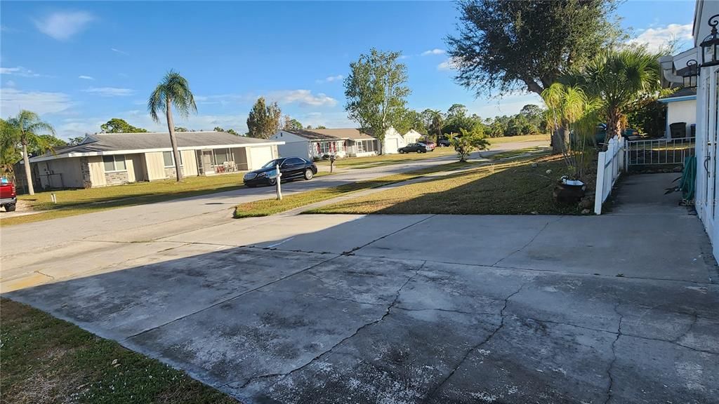 For Rent: $1,900 (4 beds, 2 baths, 1715 Square Feet)