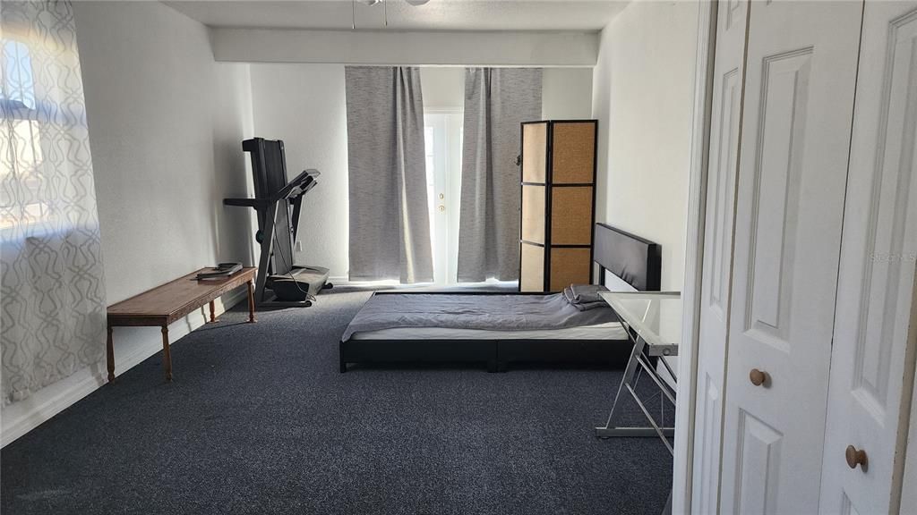 For Rent: $1,900 (4 beds, 2 baths, 1715 Square Feet)