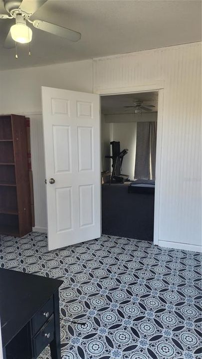 For Rent: $1,900 (4 beds, 2 baths, 1715 Square Feet)