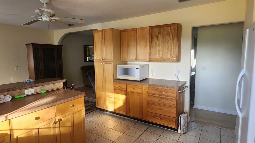 For Rent: $2,000 (4 beds, 2 baths, 1715 Square Feet)