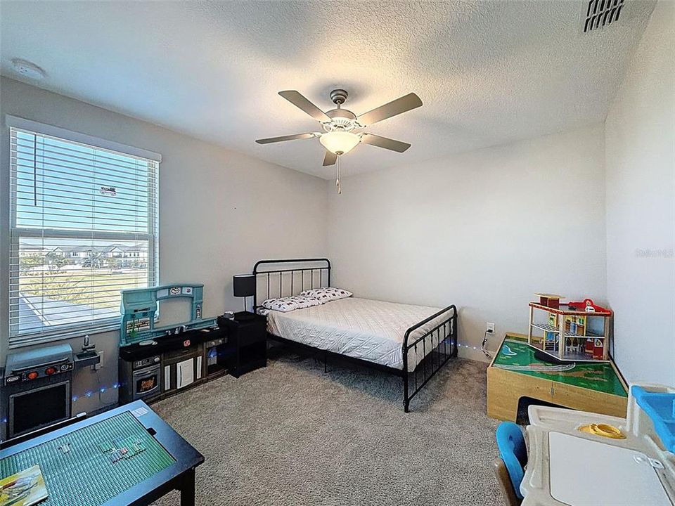 Active With Contract: $549,900 (4 beds, 2 baths, 2334 Square Feet)