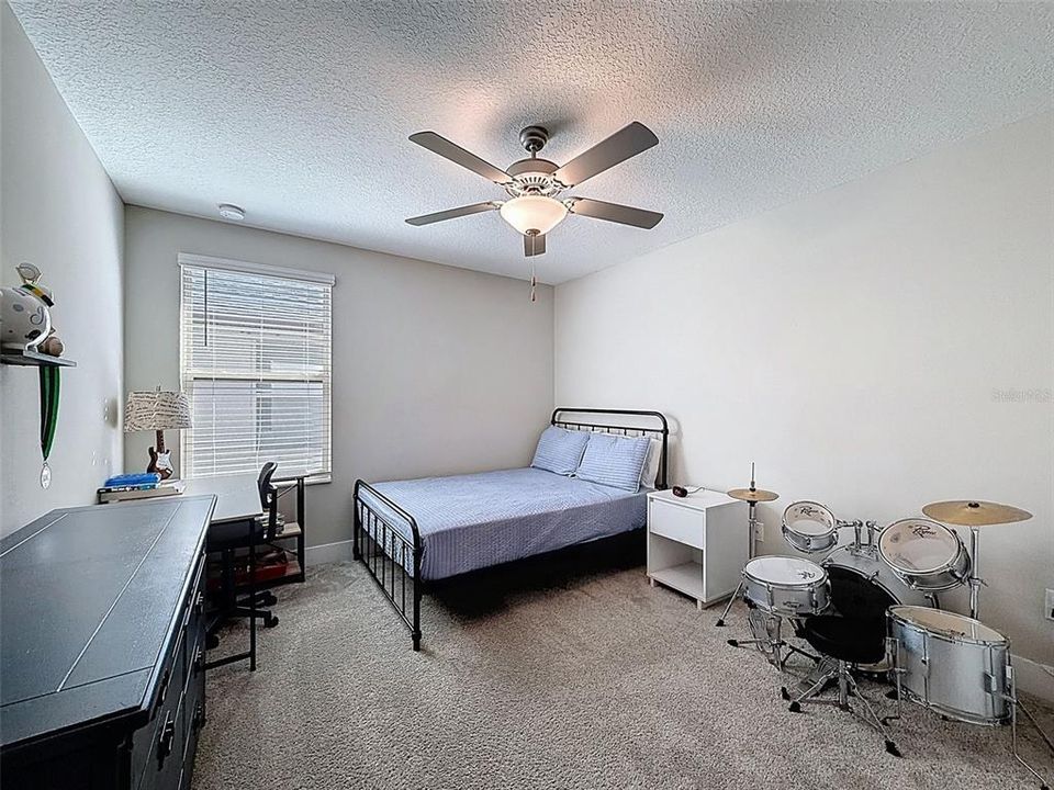 Active With Contract: $549,900 (4 beds, 2 baths, 2334 Square Feet)