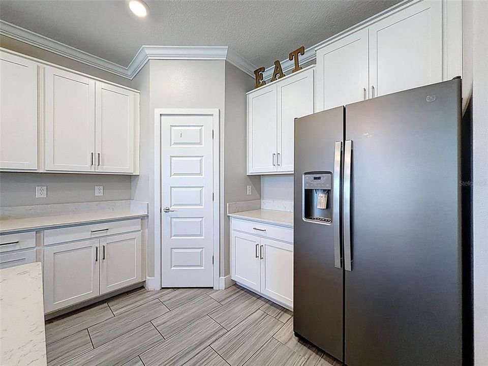 Active With Contract: $549,900 (4 beds, 2 baths, 2334 Square Feet)