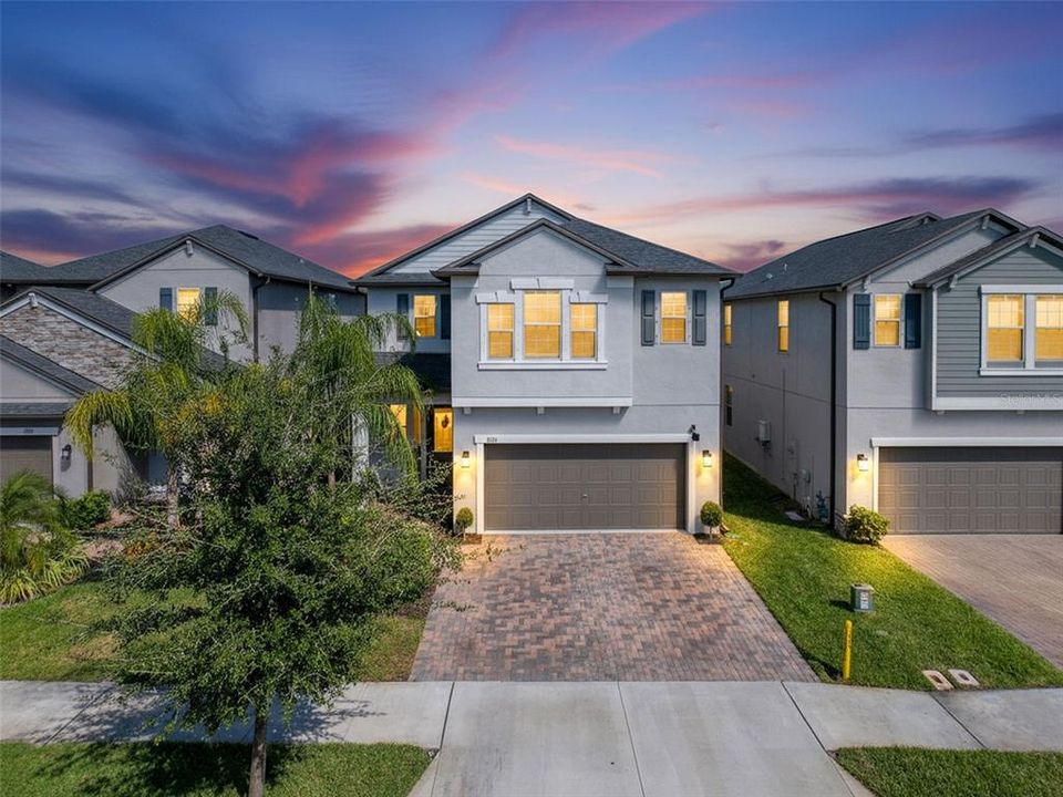 Active With Contract: $549,900 (4 beds, 2 baths, 2334 Square Feet)