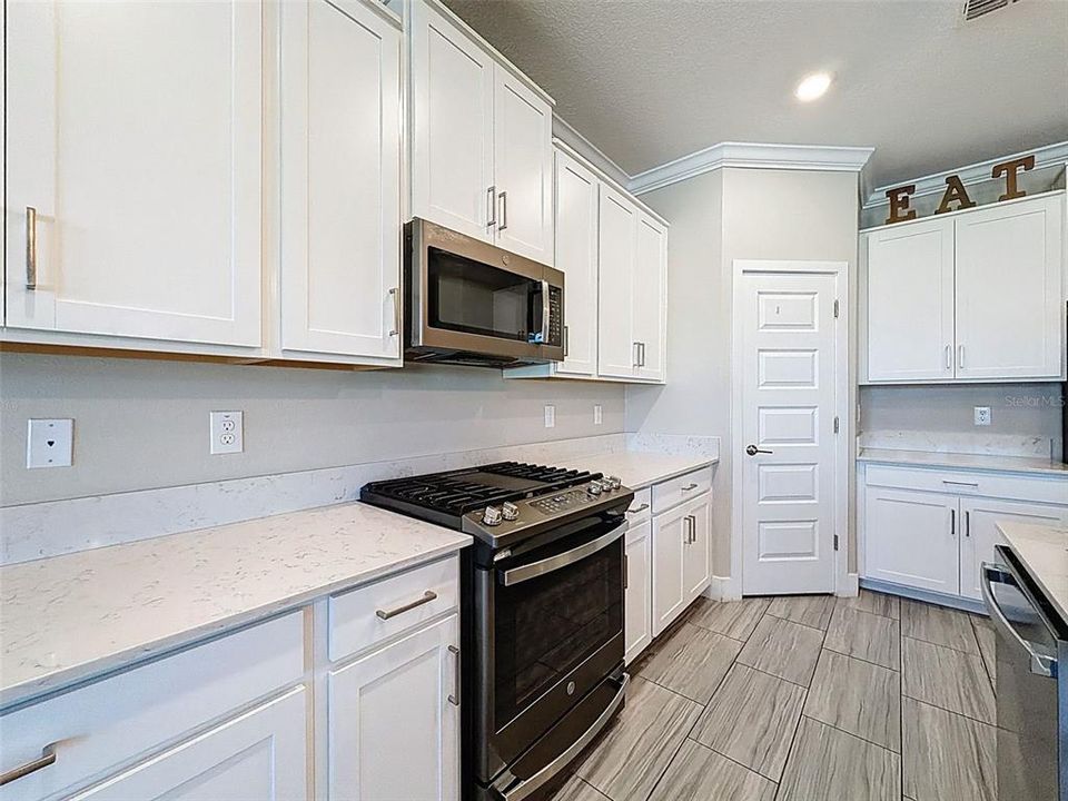 Active With Contract: $549,900 (4 beds, 2 baths, 2334 Square Feet)