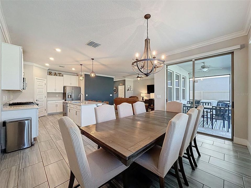 Active With Contract: $549,900 (4 beds, 2 baths, 2334 Square Feet)