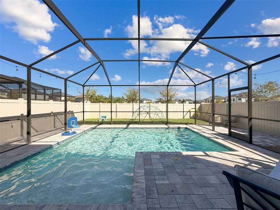 Active With Contract: $549,900 (4 beds, 2 baths, 2334 Square Feet)