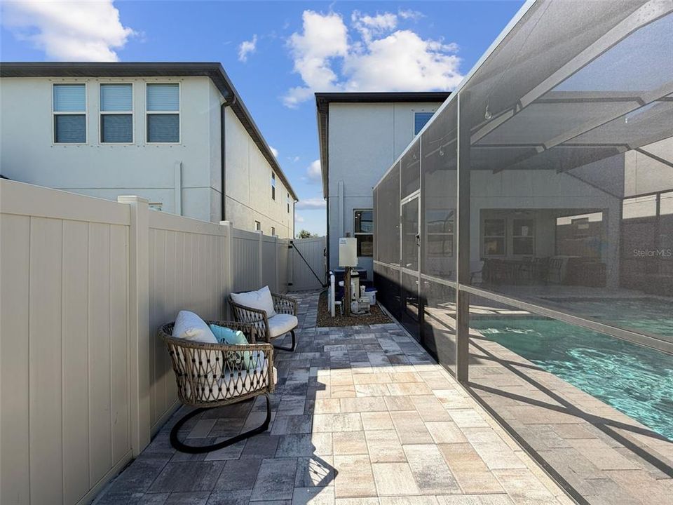 Active With Contract: $549,900 (4 beds, 2 baths, 2334 Square Feet)