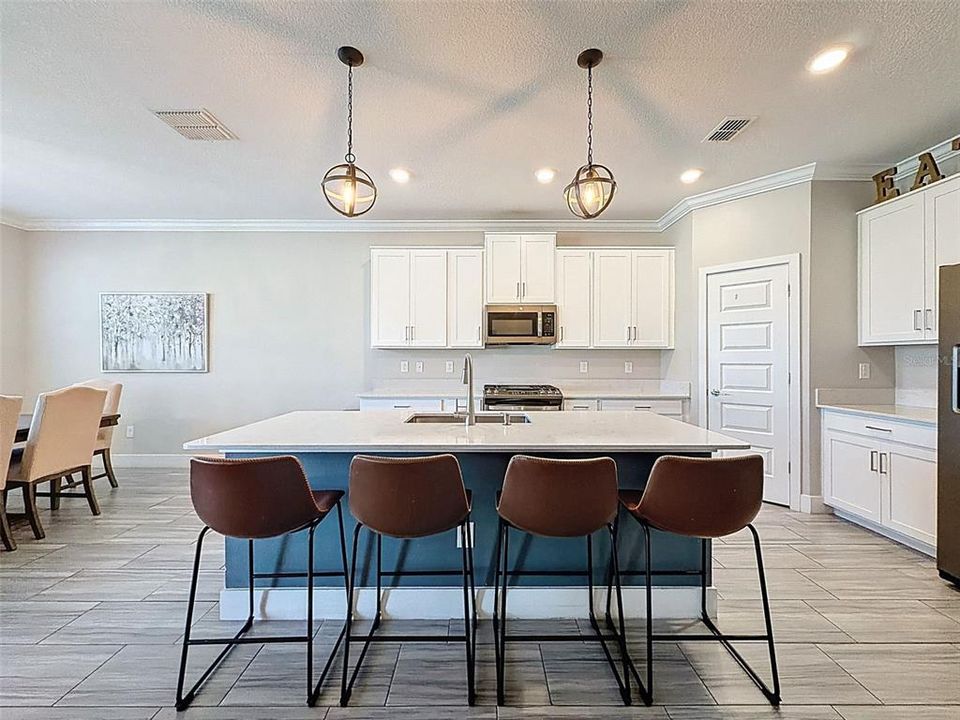 Active With Contract: $549,900 (4 beds, 2 baths, 2334 Square Feet)