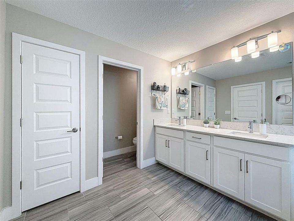 Active With Contract: $549,900 (4 beds, 2 baths, 2334 Square Feet)