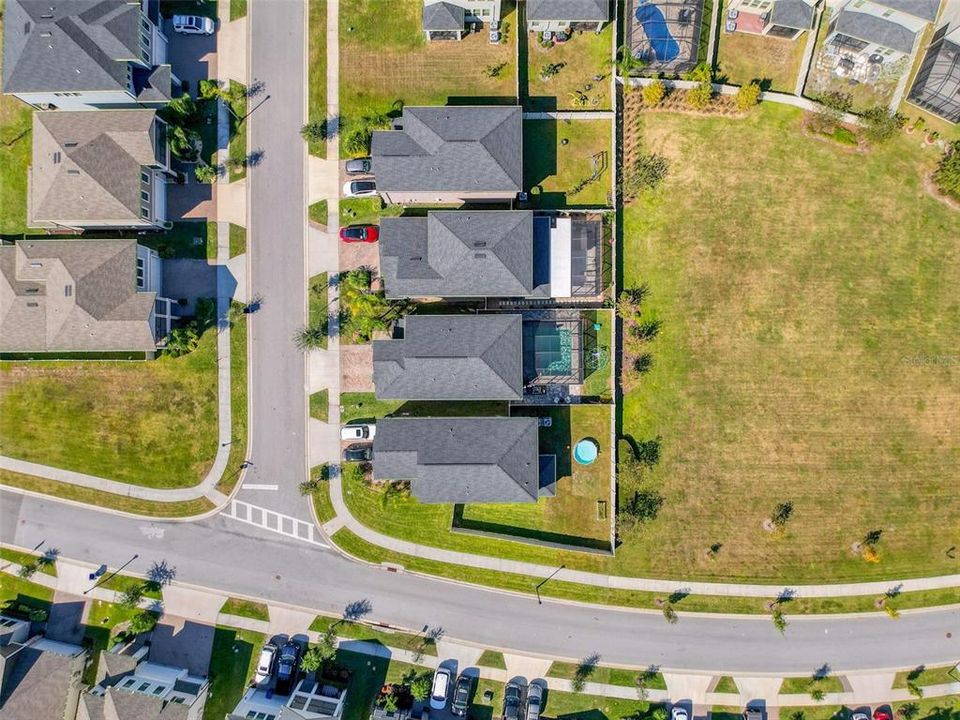 Active With Contract: $549,900 (4 beds, 2 baths, 2334 Square Feet)