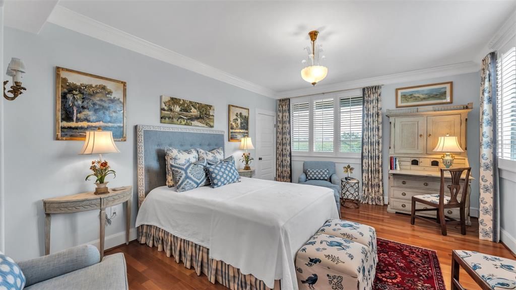 待售: $2,100,000 (6 贝兹, 6 浴室, 5024 平方英尺)