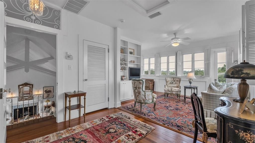 待售: $2,100,000 (6 贝兹, 6 浴室, 5024 平方英尺)