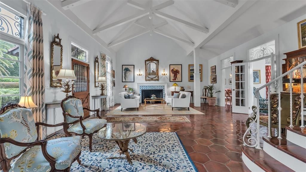 待售: $2,100,000 (6 贝兹, 6 浴室, 5024 平方英尺)