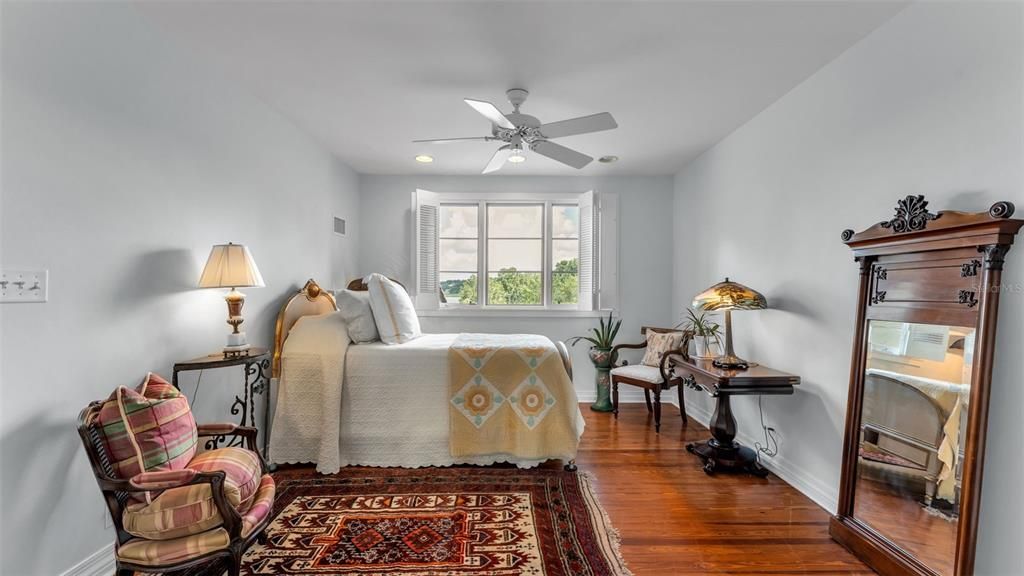 待售: $2,100,000 (6 贝兹, 6 浴室, 5024 平方英尺)