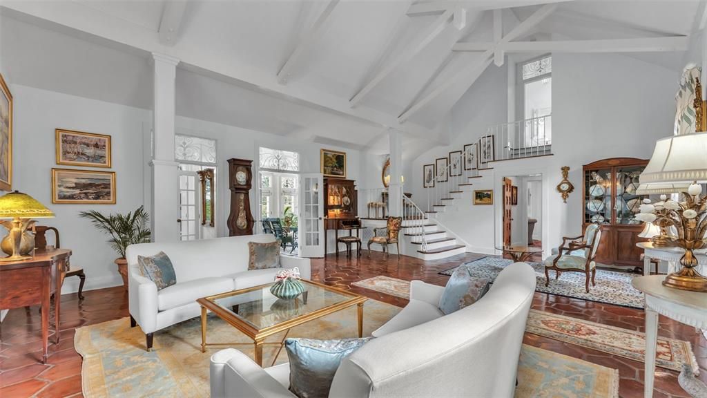 待售: $2,100,000 (6 贝兹, 6 浴室, 5024 平方英尺)