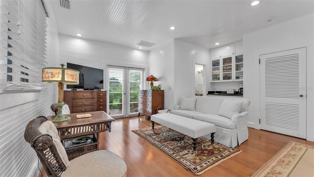 待售: $2,100,000 (6 贝兹, 6 浴室, 5024 平方英尺)