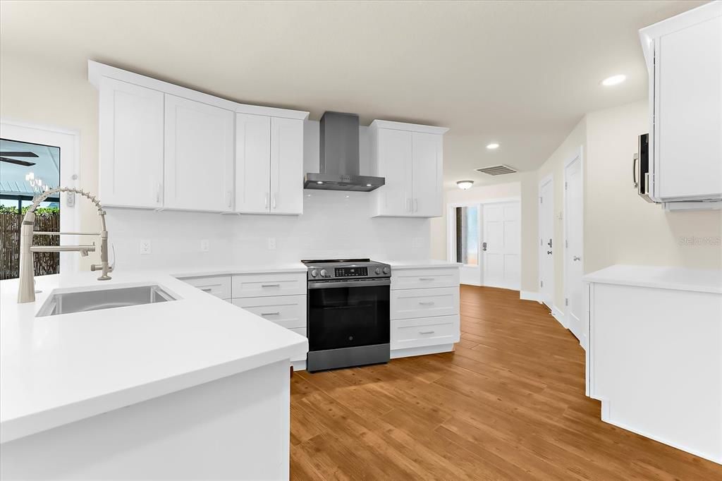 待售: $959,000 (3 贝兹, 2 浴室, 1675 平方英尺)