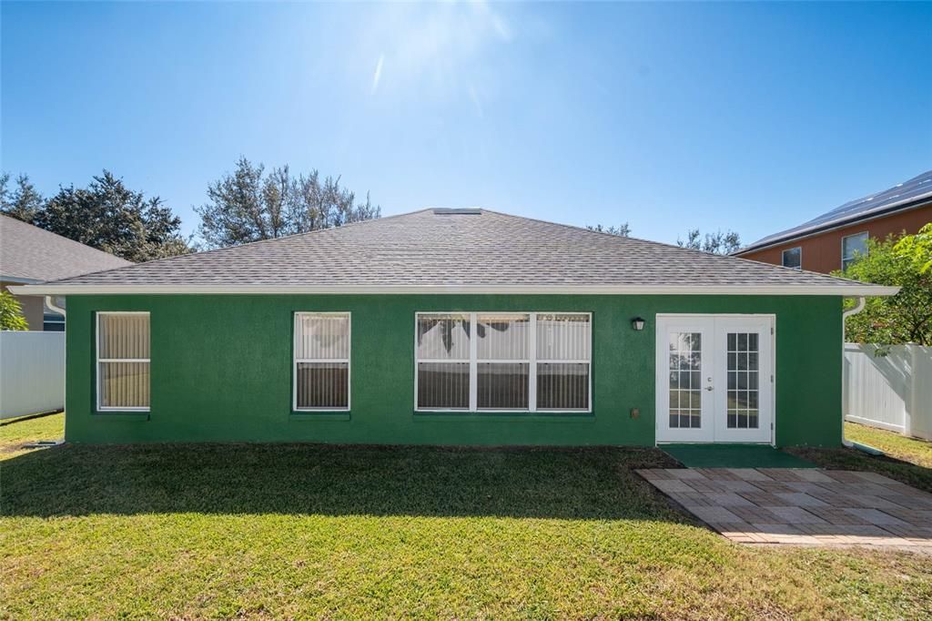 Active With Contract: $400,000 (3 beds, 2 baths, 1960 Square Feet)