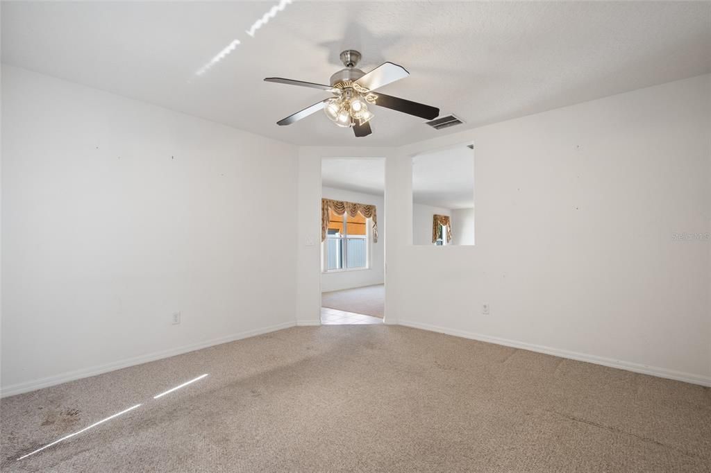 Active With Contract: $400,000 (3 beds, 2 baths, 1960 Square Feet)